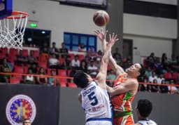 Batang Kankaloo Dominate Darkhorse to Claim Solo MPBL Lead - News