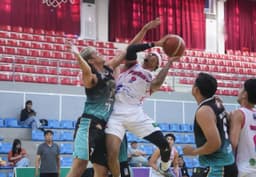 Voyagers pull away after halftime, rout Hacienderos in MPBL action - News