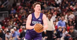 Rookie Kon Knueppel Shines as Charlotte Sets Franchise Road Win Streak Mark - News