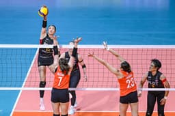 High Speed Hitters Edge Past Foxies to Secure Semifinal Spot - News