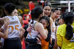 UST Rallies Past FEU to Secure Spot in Stepladder Quarters - News