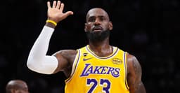 8 Straight Wins! LeBron Shatters His Own NBA Record as Oldest Triple-Double Player - News