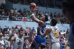 Athletics extend streak to 12, strengthen hold on South lead - News
