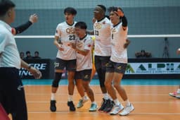 Cabstars bounce back to claim solo third - News