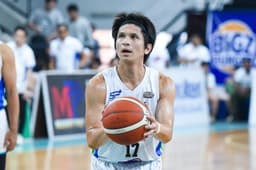 Alday Joins 2,000-Point Club as Golden Coolers Dominate Shoemasters - News