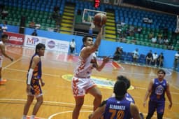 Quezon Huskers Extend Winning Streak to Nine with Dominant Rout of Marikina Shoemasters - News