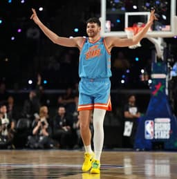 Clingan and Hansen Both Prominent in NBA All-Star Rising Stars Challenge - News