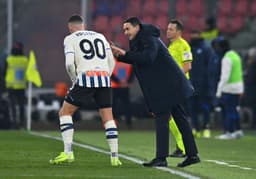 Palladino shows bloodstained bandage in dressing room speech after Atalanta’s UCL feat - News