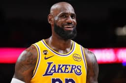 LeBron James breaks Robert Parish's record, becomes NBA's all-time games played leader - News